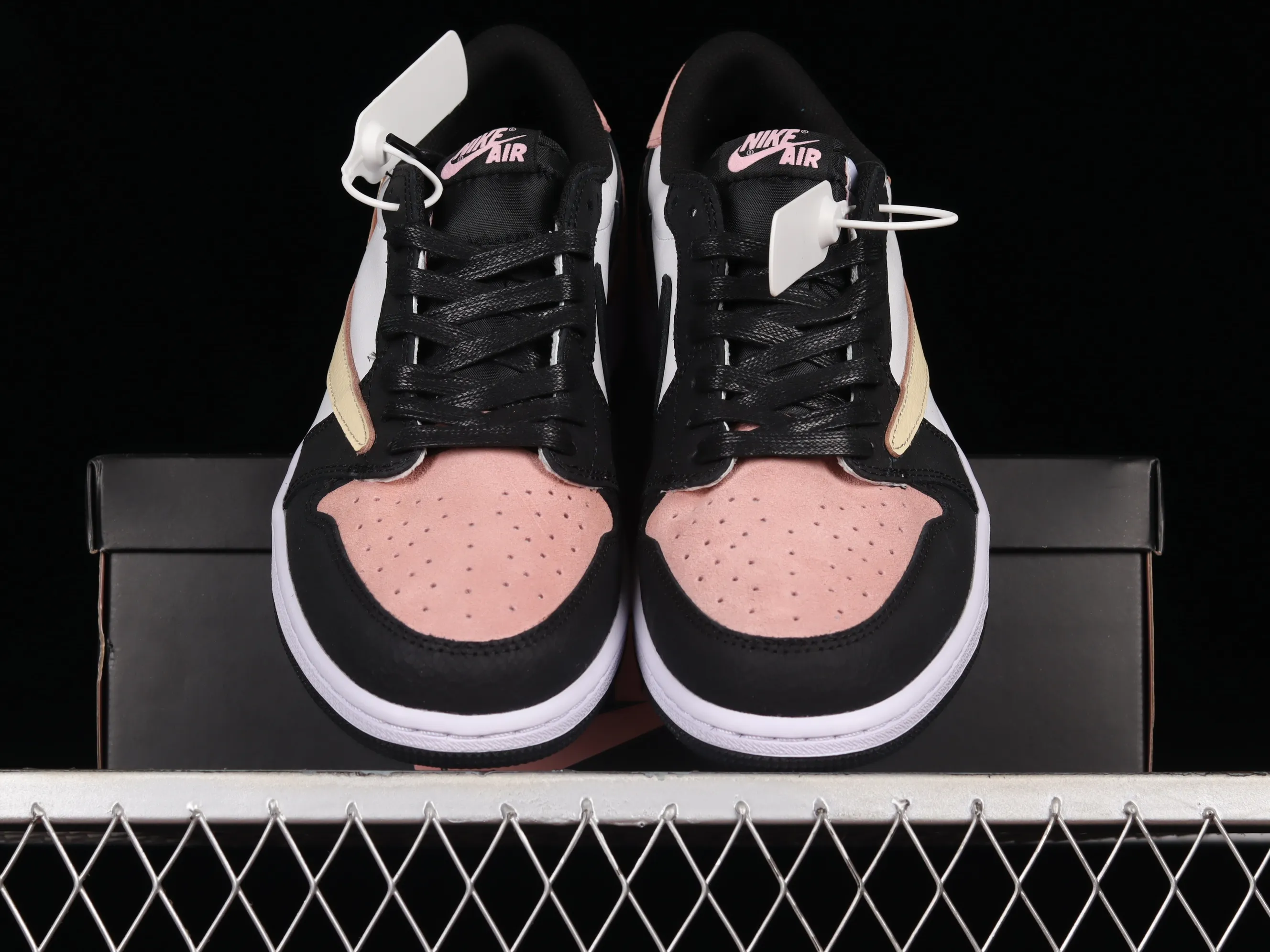 All categories Air Jordan Jordan series basketball shoes Air Jordan 1 Low Travis Scott x Air Jordan 1 Low OG AJ1 Joe 1 black pink undercut DM7866-066
